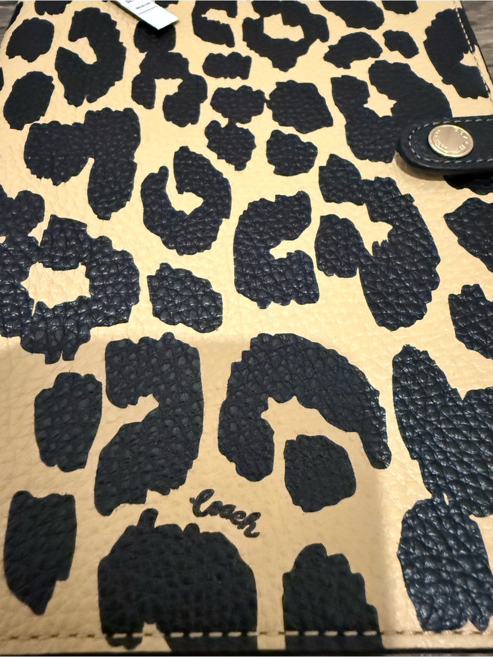 COACH Notebook in Leopard Print / PRICE FIRM - Picture 4 of 7